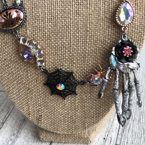 Betsey Johnson Spider Hand Cat Necklace - Picture 9 of 9